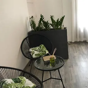 https://le-reflet-de-la-lune.hotels-rhonealpes.com
